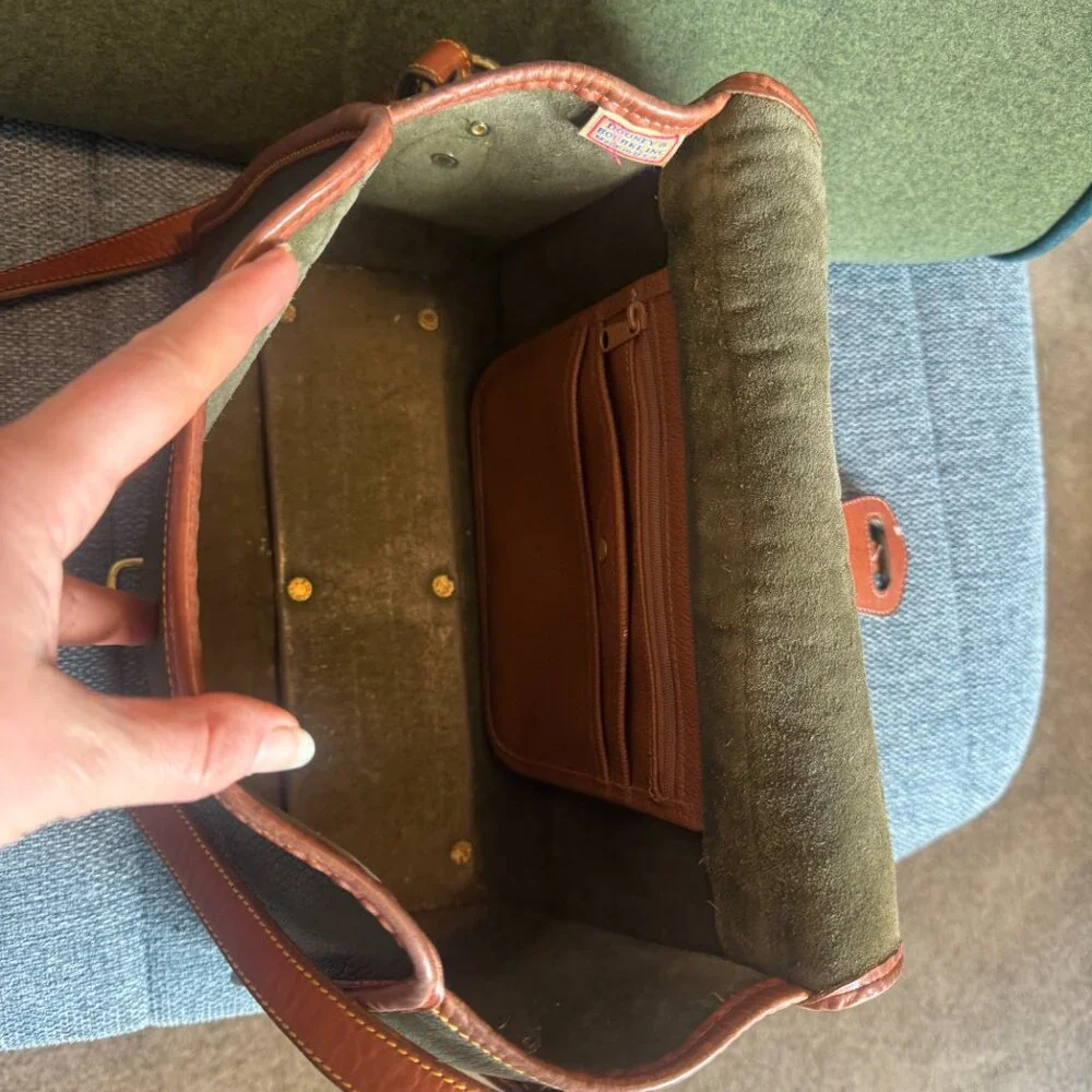 Dooney and Bourke Green Leather Purse - Picture 6 of 10